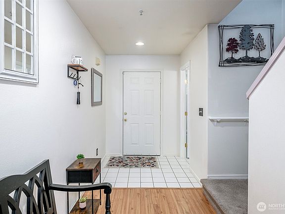 5th image of 4802 Nassau Avenue NE #104
