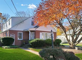 38 Colonial Rd, Smithtown, NY 11787