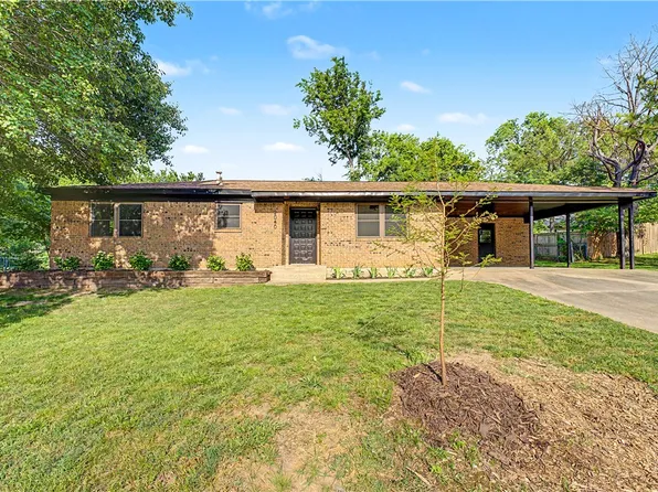 2040 N Lisa Ln, Fayetteville, AR 72703