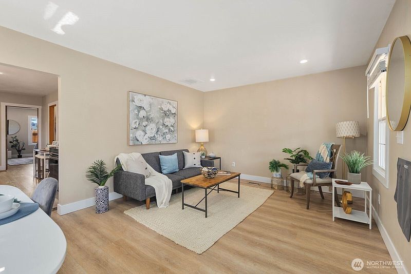 4th image of 6622 S Warner Street