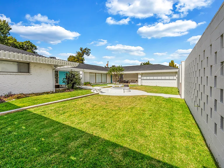 7847 Northaven Rd — Photo 39