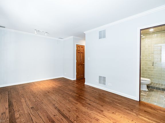 5th image of 1410 W Wrightwood Ave E