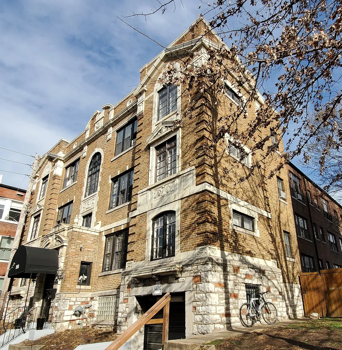 Building Photo - 368 North Taylor Avenue