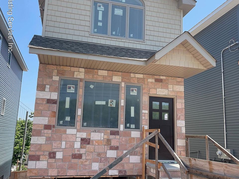 2nd image of 226 Fingerboard Rd