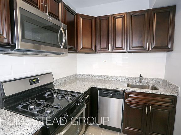 4th image of 1114 W Glenlake Ave #3