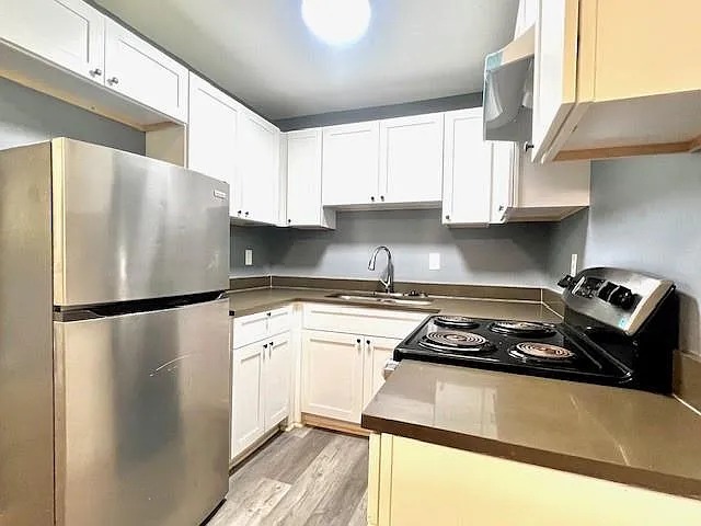 2 bed, 1.0 bath, 3556 sqft, $1,195 — Photo 2
