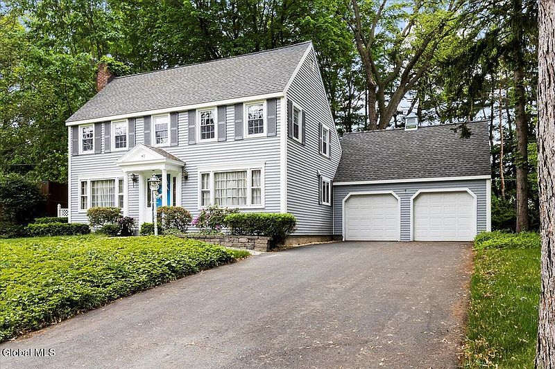 2nd image of 42 Pheasant Ridge Drive
