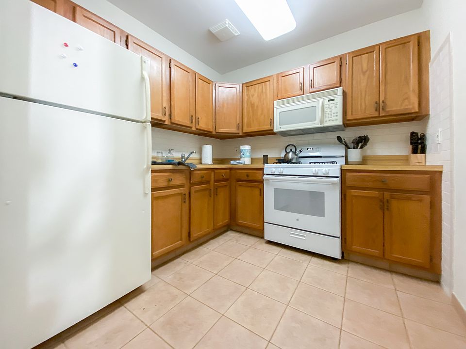1st image of 201 Meserole St #3