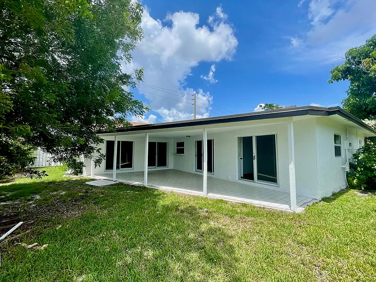 6606 NW 95th Ave — Photo 17