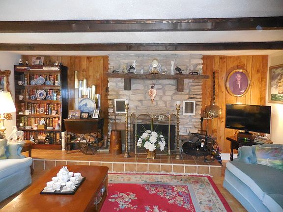 2nd image of 17765 Chalet Cir #3