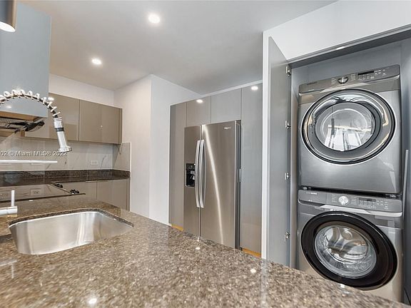 4th image of 350 S Miami Ave Unit 203