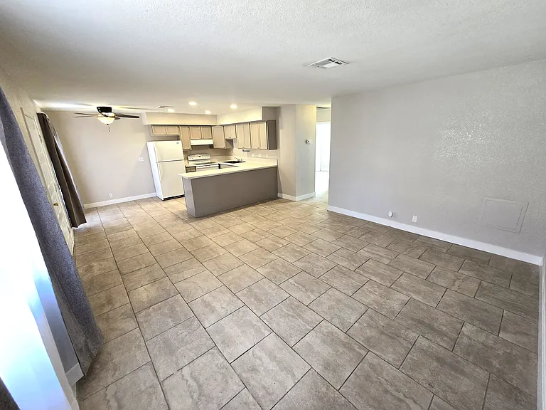 4300 N Lamont St #291 — Photo 5