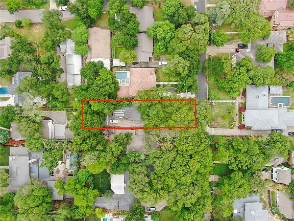 5th image of 2108 Woodmont Ave