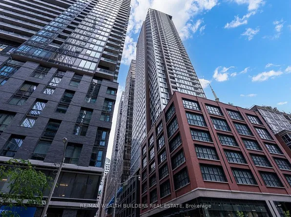 15 Mercer St #501, Toronto, ON M5V 0T8