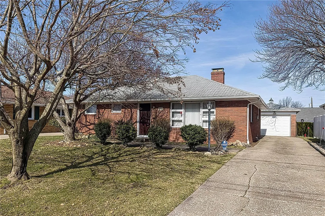 2628 Wolverine Ave photo 1