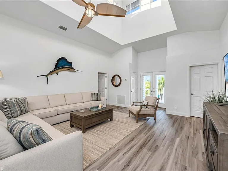 2736 Gulfview Dr — Photo 8