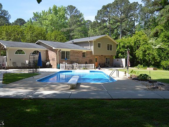 4th image of 3226 Rhonda Dr