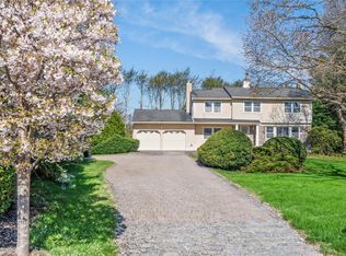 5 Woodrise Ct, East Northport, NY 11731