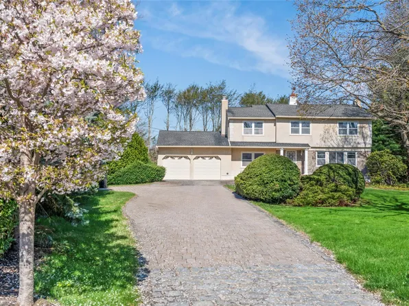 5 Woodrise Court, East Northport, NY 11731