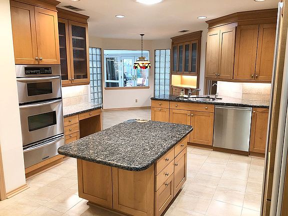 5th image of 3782 Shady Hill Dr