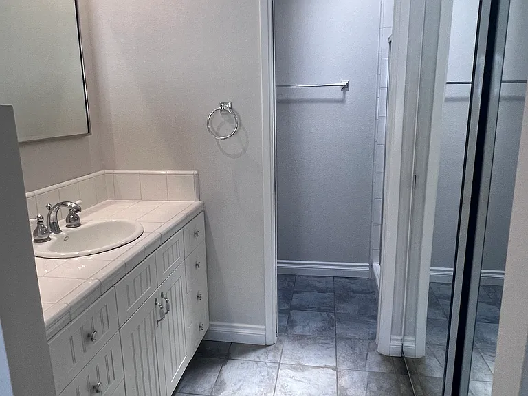 17712 Manchester Ave — Photo 10