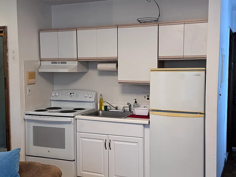 55 Rutherford Ave #2 — Photo 6