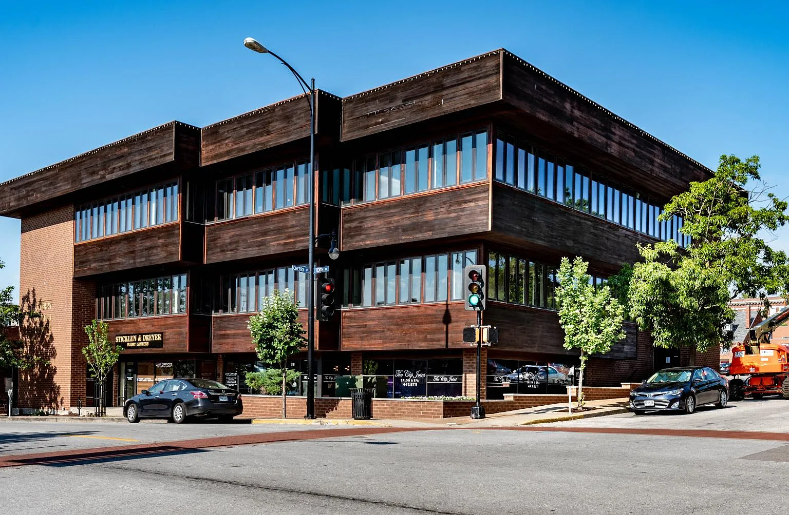 2 bed, $1,600 — Photo 1