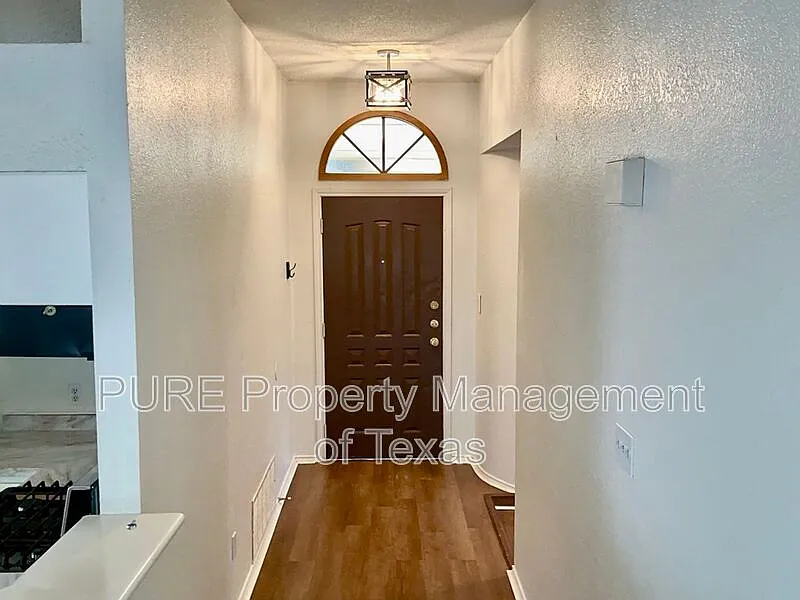 3 bed, 2.0 bath, 1341 sqft, $1,775 — Photo 2
