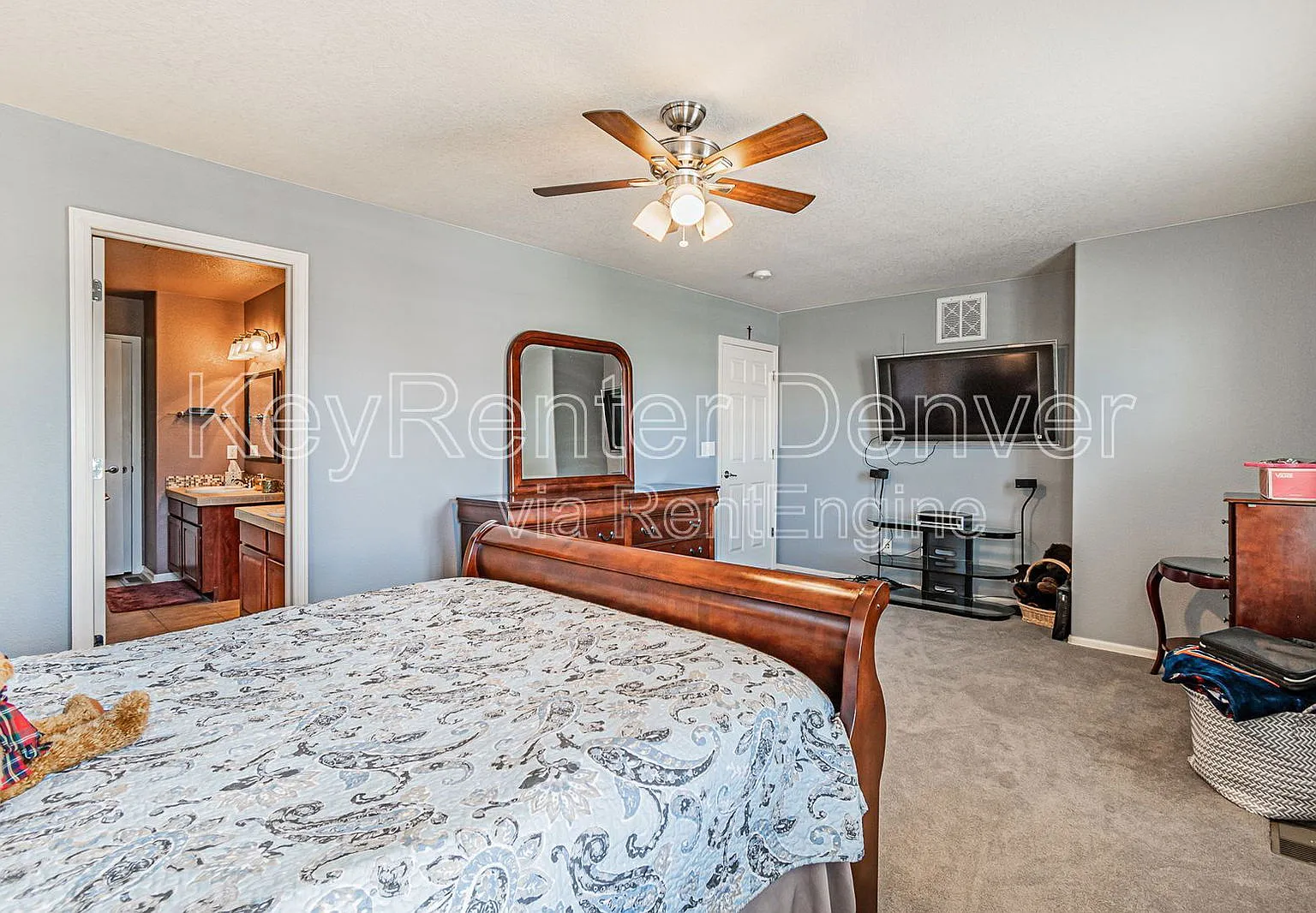 3 bed, 2.5 bath, 1792 sqft, $2,700 — Photo 4