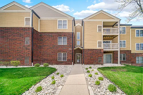 124 Glengarry Dr #302 Photo 1