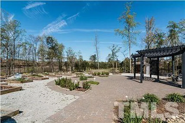 304 Golf Vista Trl — Photo 33