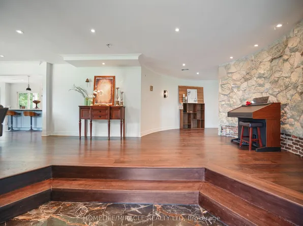 19 Tanglewood Dr, Caledon, ON L7K 0K3