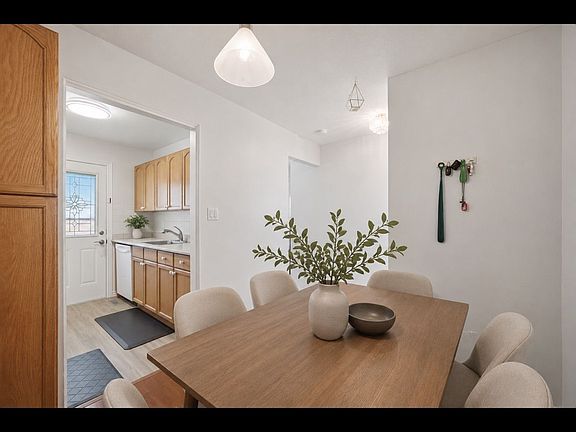 5th image of 71 Sultan Pool Dr