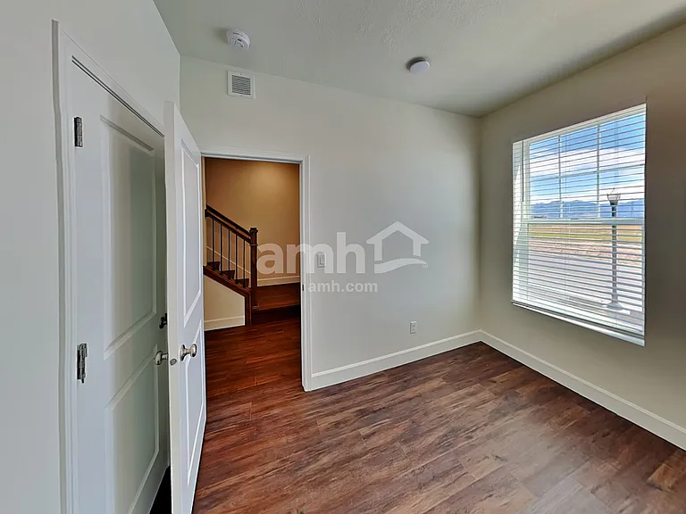 11026 S Trocadero Ave — Photo 18