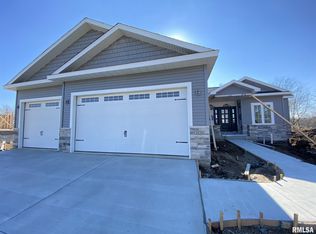 5836 Kelley Pointe Dr, Springfield, IL 62711