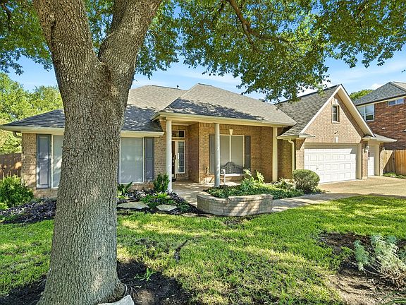 3rd image of 2809 Loncola Ct