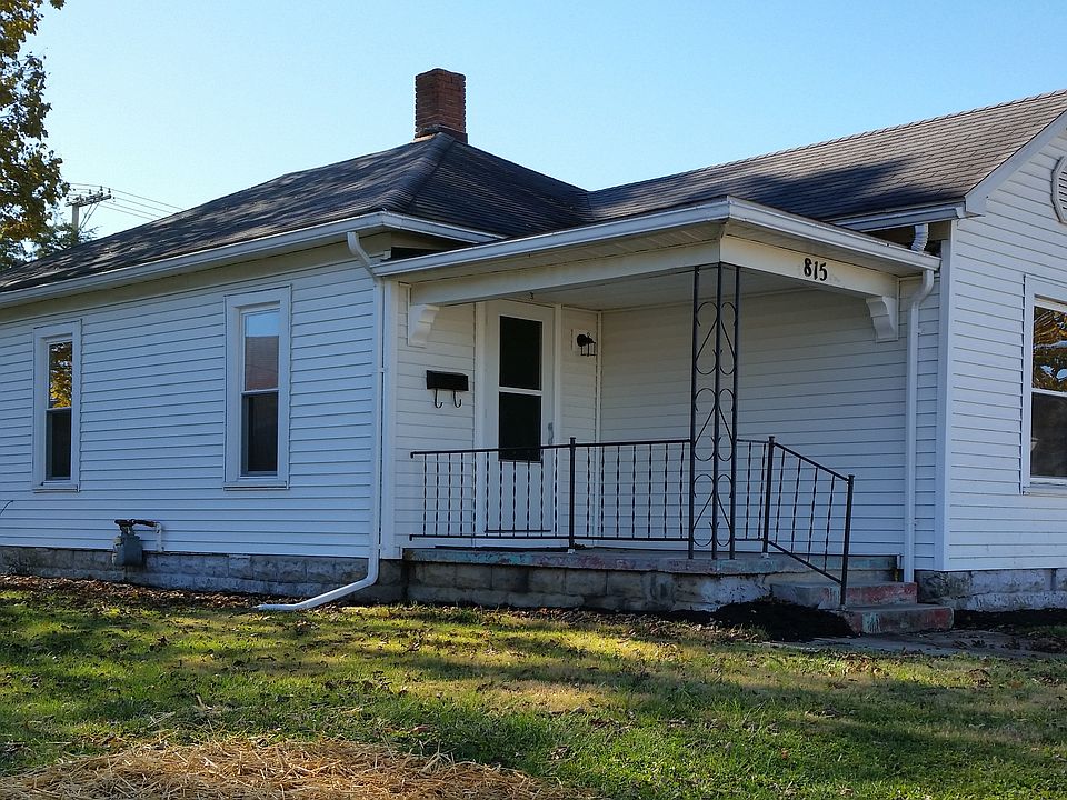 1st image of 815 Elm St