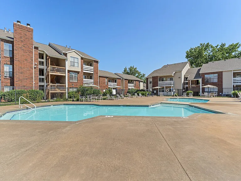 Silverwood Apartments — Photo 17