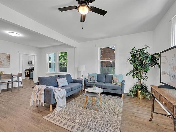 5th image of 161 W Seaview Avenue