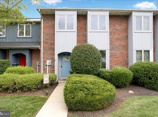 10 Lenape Ln, Douglassville, PA 19518