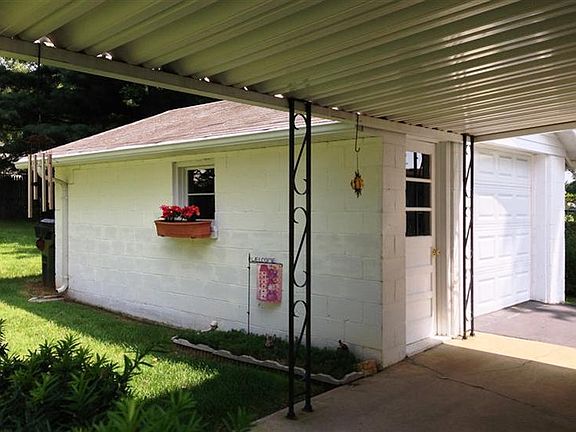 4th image of 1727 Courtney Ave
