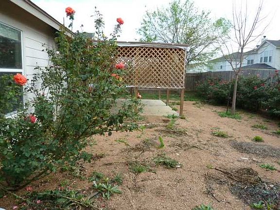 4th image of 1722 Amistad Way