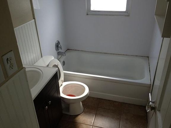 3rd image of 332 Mann Ave