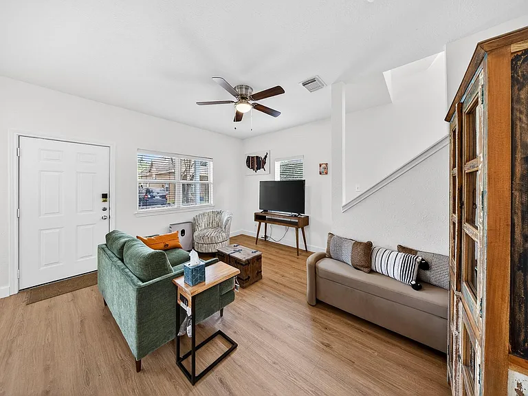 1318 Dennis St — Photo 11