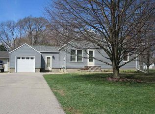 1350 Black Hawk Rd, Waterloo, IA 50701