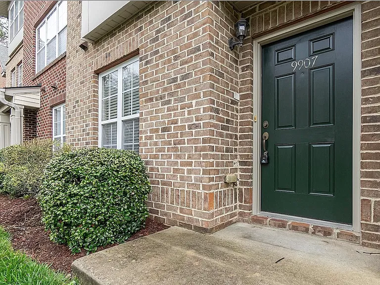 9907 Kedzie Ct — Photo 2