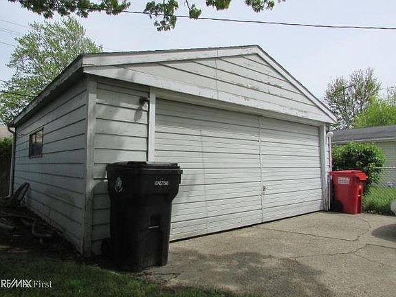 5th image of 25650 Fortuna St
