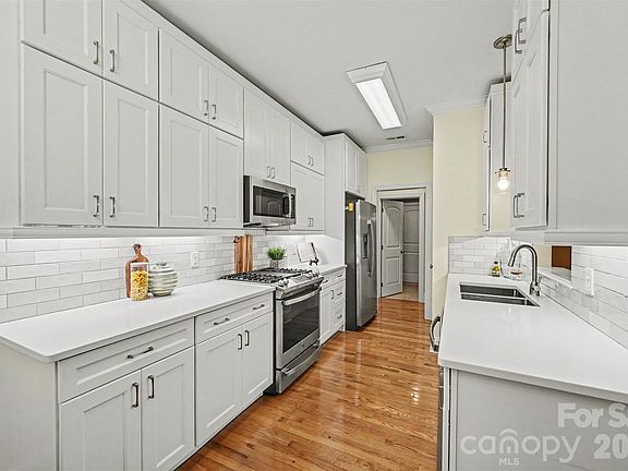 4th image of 1109 Moray Ct