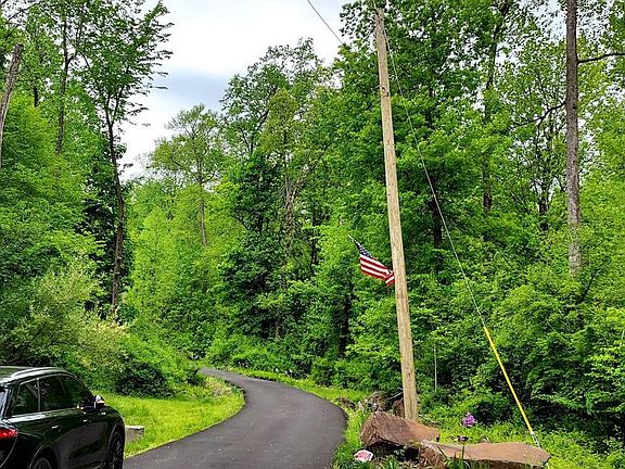 4th image of 2224A Quarry Rd
