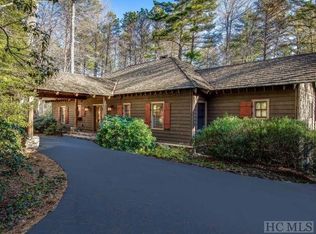 46 Brassie Dr, Sapphire, NC 28774